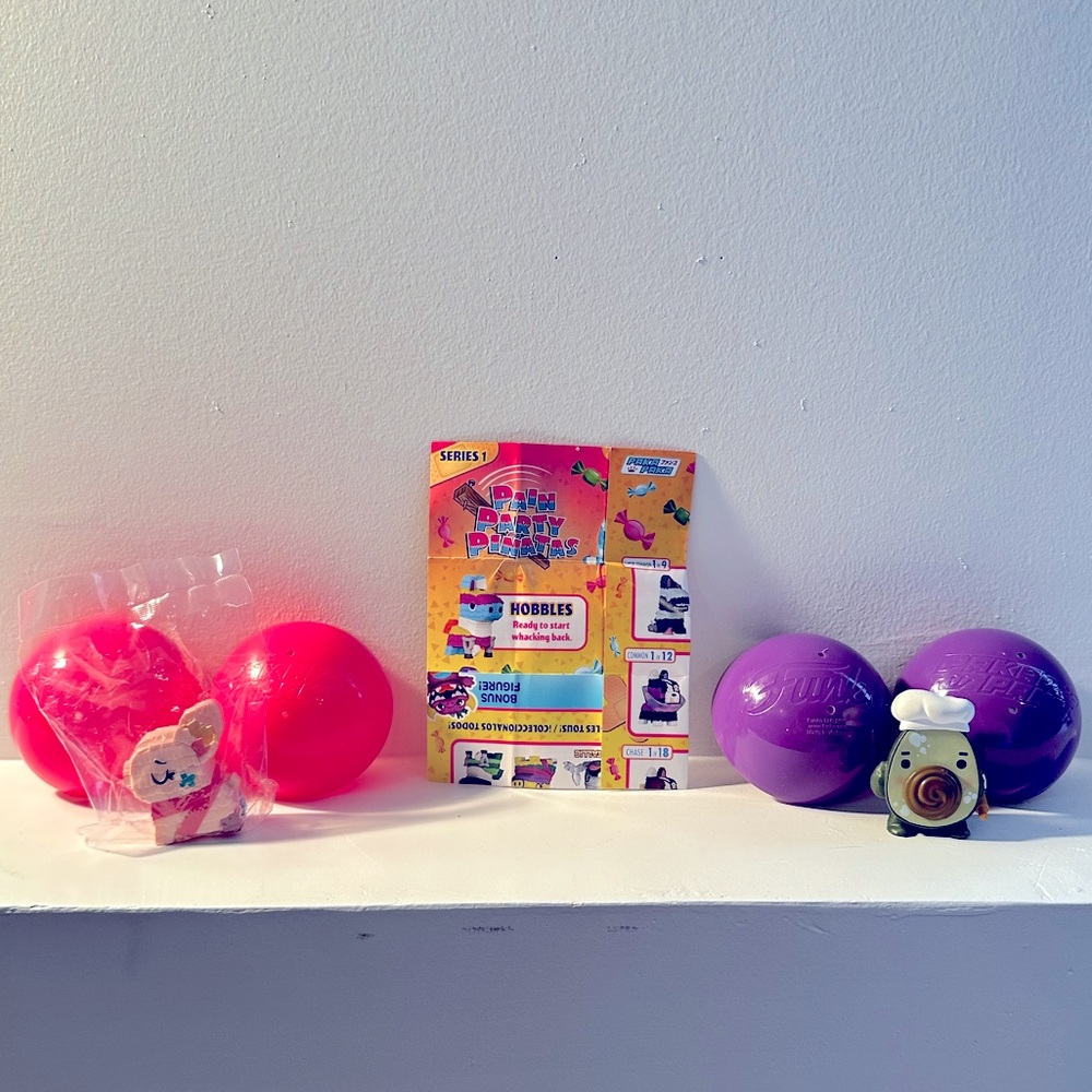 🛍️ Funko Paka Paka!! Adorable little piggy piñata, and avocado baker. 🐷 🥑🩷💜🩷💜